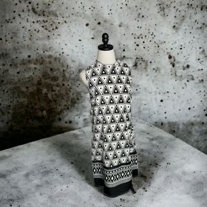 AGB Mockneck Geometric Triangle Shadow Print Office Casual Shift Border Print 10